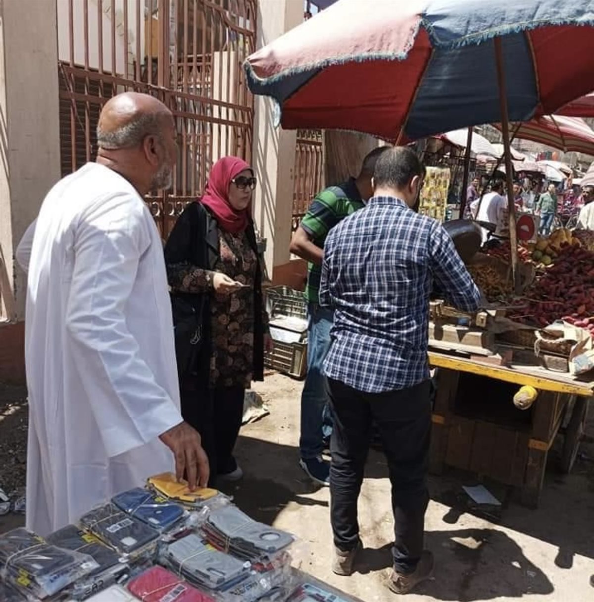 حملة تموينية في أحد أسواق بني سويف