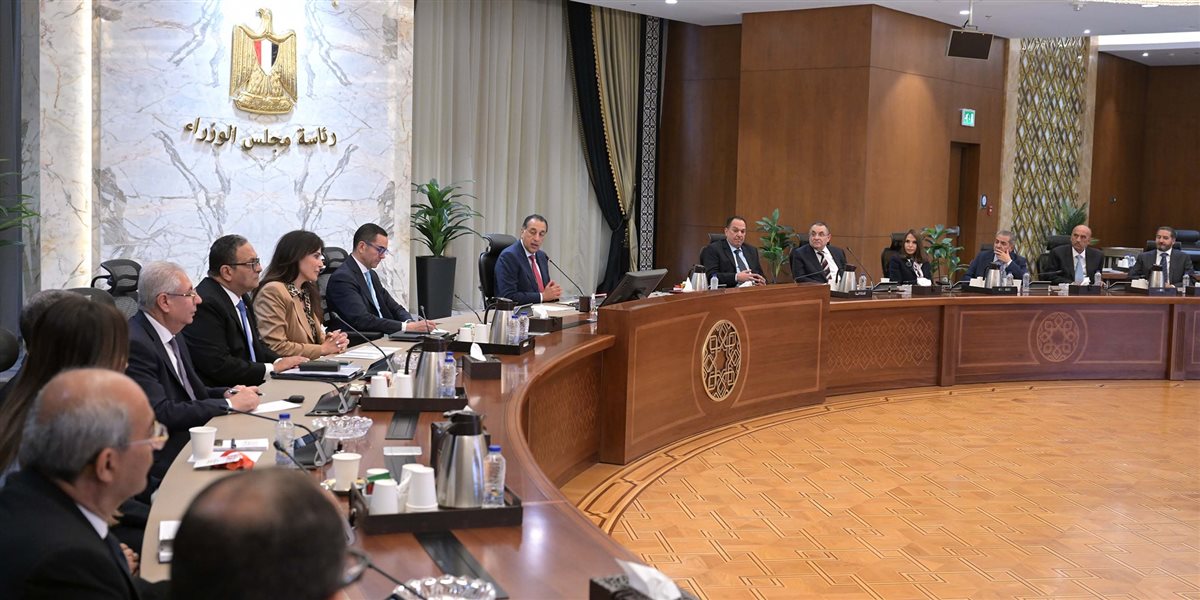 رئيس الوزراء يلتقي وفدًا من مجلس التعاون المصري الكويتي لبحث فرص الاستثمار المشترك