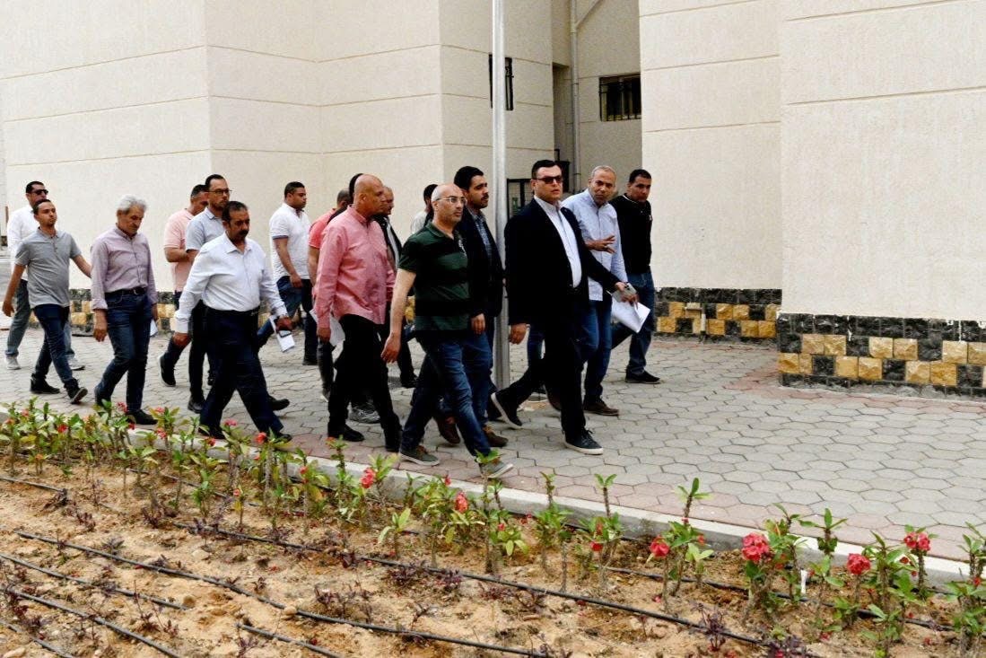 جولة وزير الإسكان بمدينة العبور الجديدة