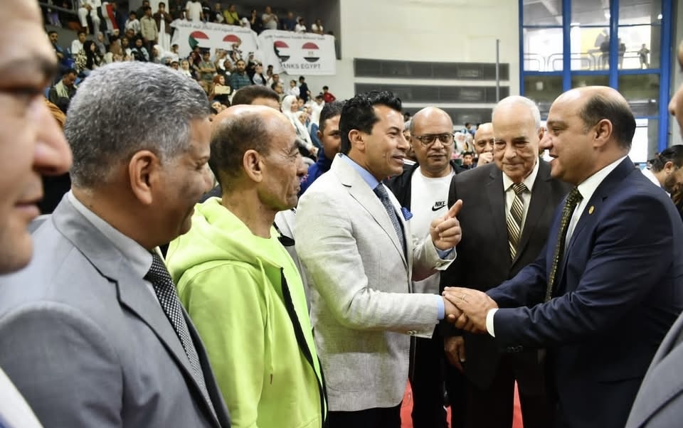 وزير الشباب يتفقد البطولة الإفريقية للكاراتيه التقليدي في استاد القاهرة