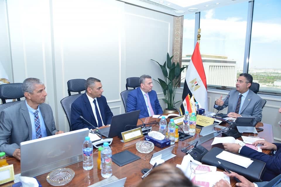 اجتماع وزير التموين مع رئيس مصر للزيوت والصابون لمناقشة خطط تعزيز توافر السلع الأساسية