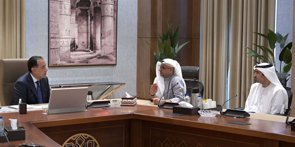 متابعة تنفيذ مشروع مدينة رأس الحكمة