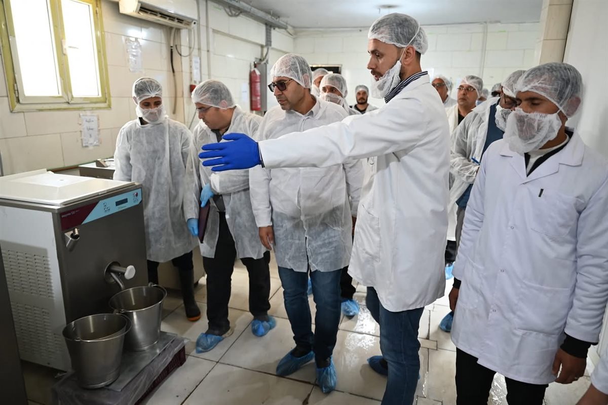 لجنة وزارة الصناعة تتابع مصانع “بلبن” لضمان التزامها بالإجراءات التصحيحية