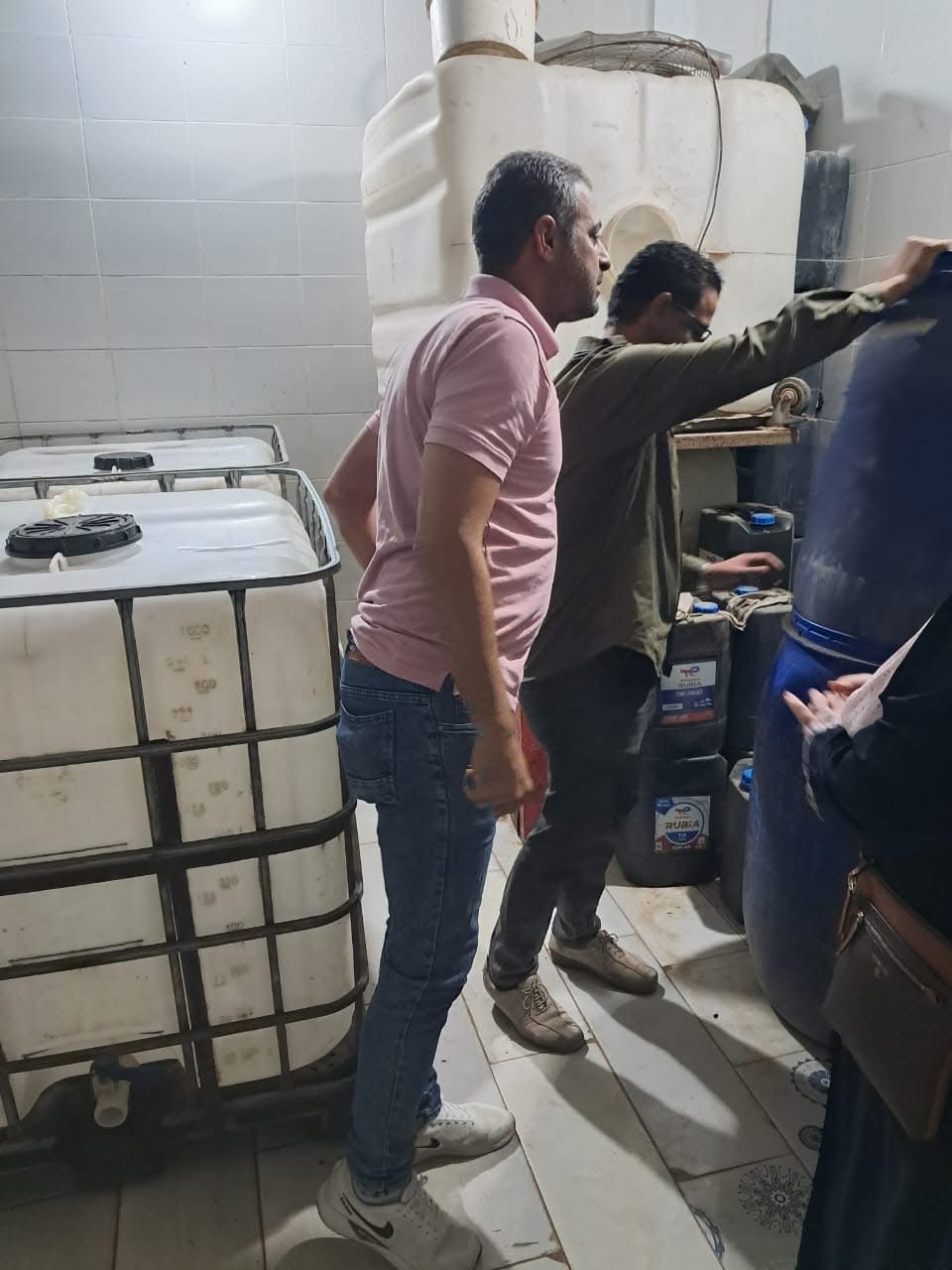 جانب من الحملة التفتيشية على الأسواق والمنشآت الغذائية