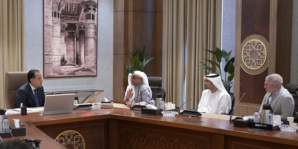 متابعة تنفيذ مشروع مدينة رأس الحكمة