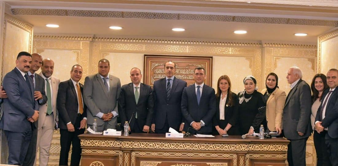 مشروع قانون لتحويل هيئة الثروة المعدنية إلى هيئة اقتصادية مستقلة يحظى بموافقة لجنة الصناعة والوزارات المعنية