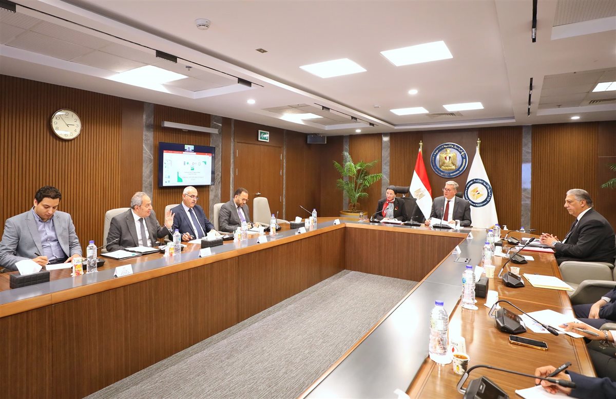 وزيرا البترول والبيئة يعقدان اجتماعًا مشتركًا لمناقشة مشروع احتجاز الكربون في مصر ضمن جهود خفض الانبعاثات