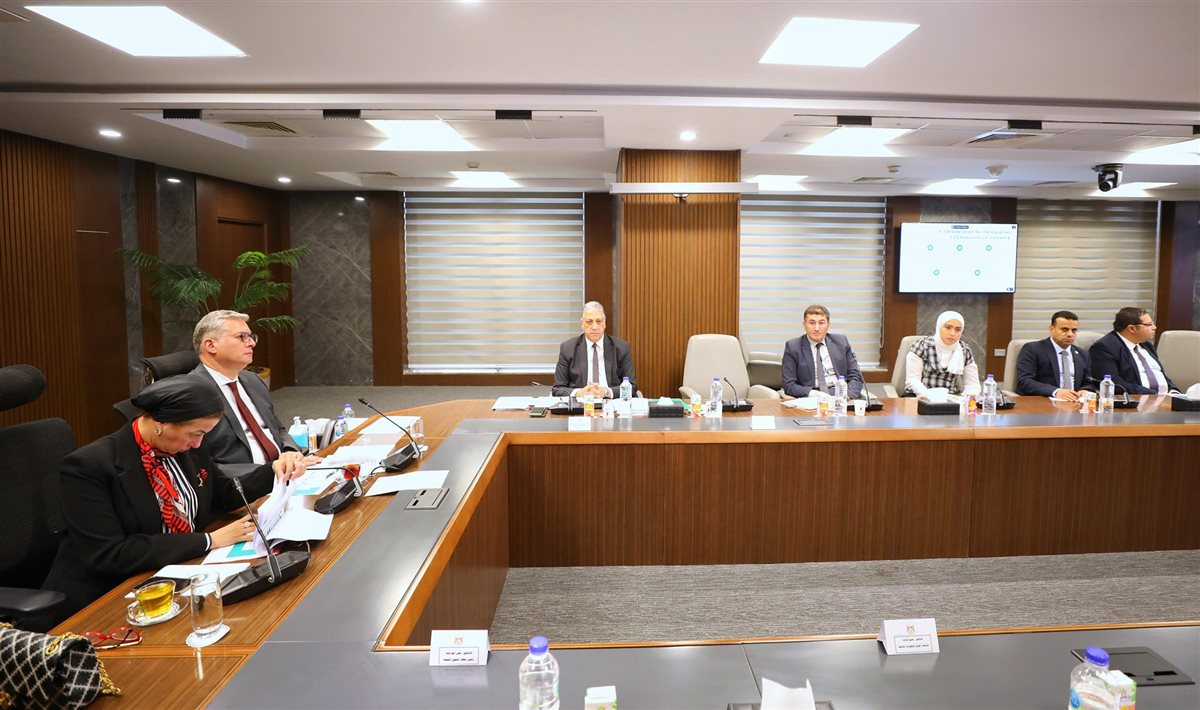 وزيرا البترول والبيئة يعقدان اجتماعًا مشتركًا لمناقشة مشروع احتجاز الكربون في مصر ضمن جهود خفض الانبعاثات