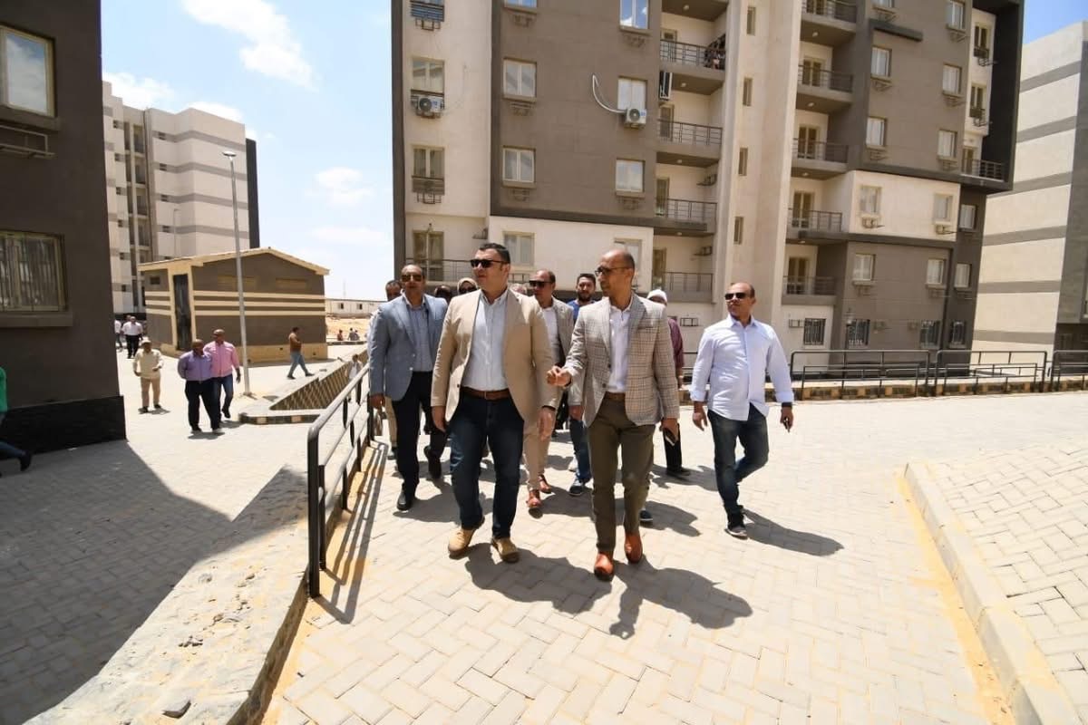 وزير الإسكان يتفقد مشروع سكن مصر بأرض المعارض بالقاهرة الجديدة