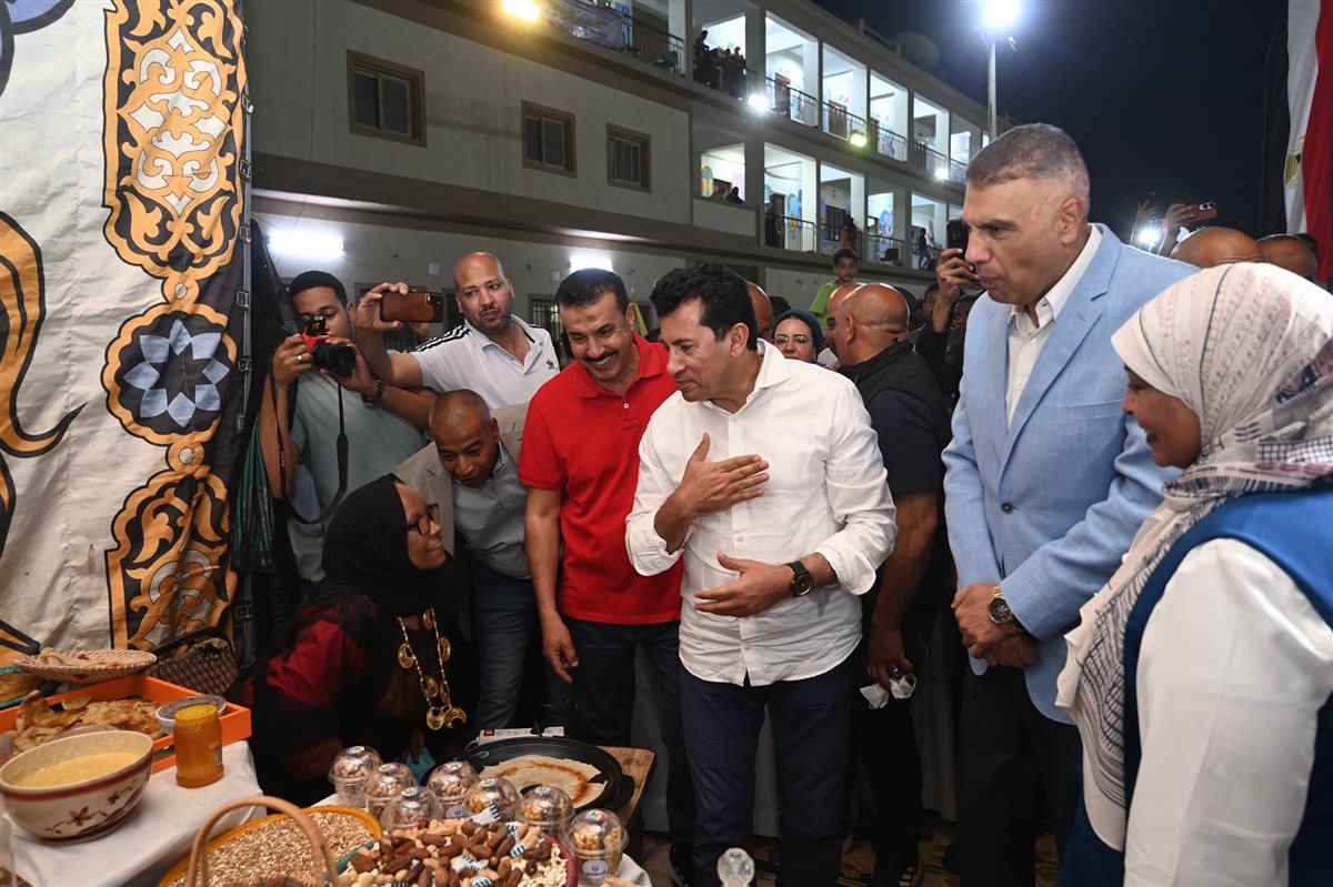 وزير الشباب والرياضة يشهد مهرجان جنوب الصعيد بأسوان بمشاركة 2000 شاب وفتاة ويؤكد دعم الدولة للمواهب وتنمية الانتماء الوطني