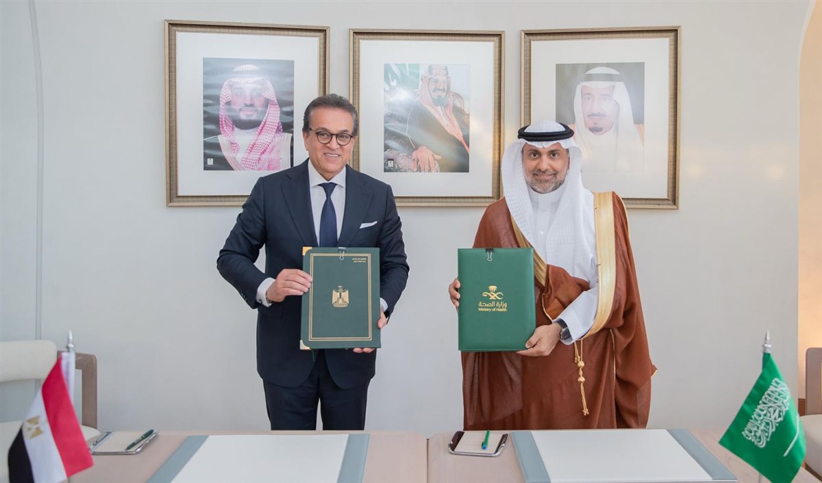 وزيرا الصحة في مصر والسعودية يوقعان مذكرة تفاهم لتعزيز التعاون المشترك في الطب الافتراضي ومكافحة الأوبئة والتأمين الصحي