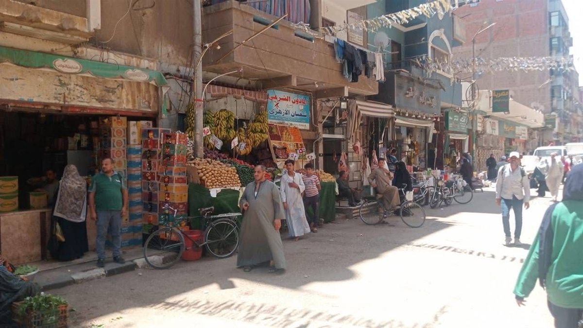 إزالة الإشغالات والتعديات في شارع رياض بمحافظة أسيوط