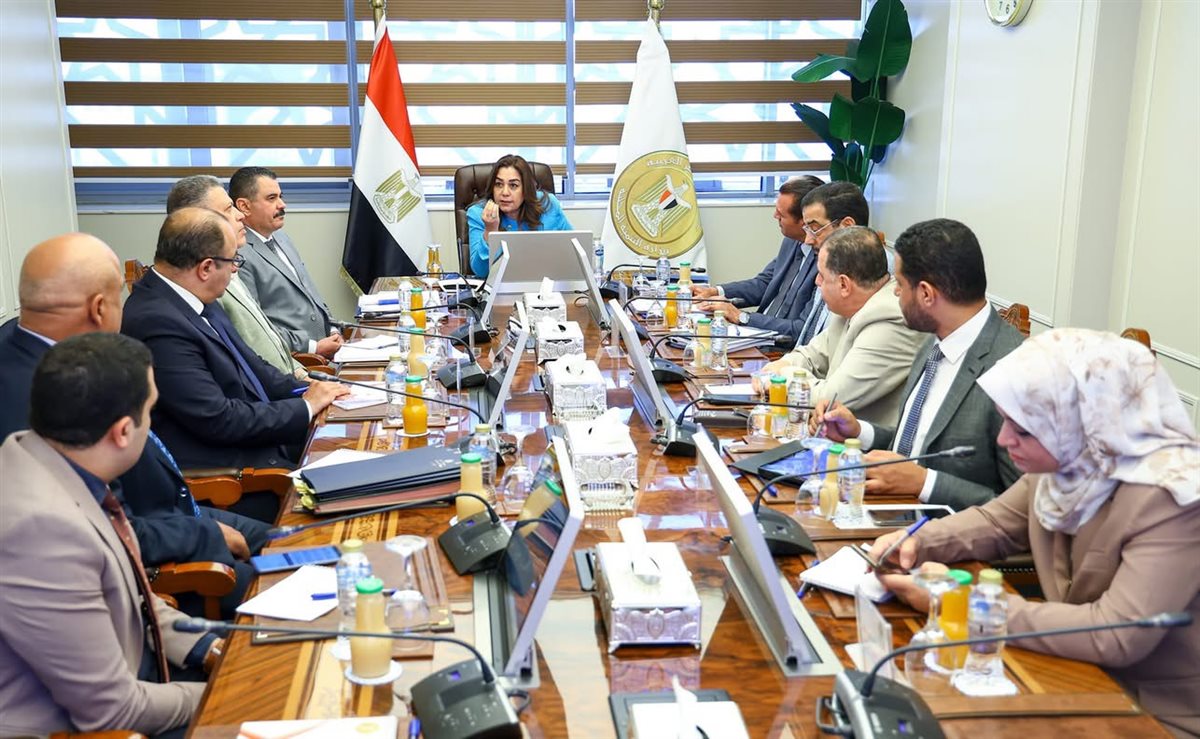 وزيرة التنمية المحلية تتابع سير العمل بـ16 مركزًا تكنولوجيًا