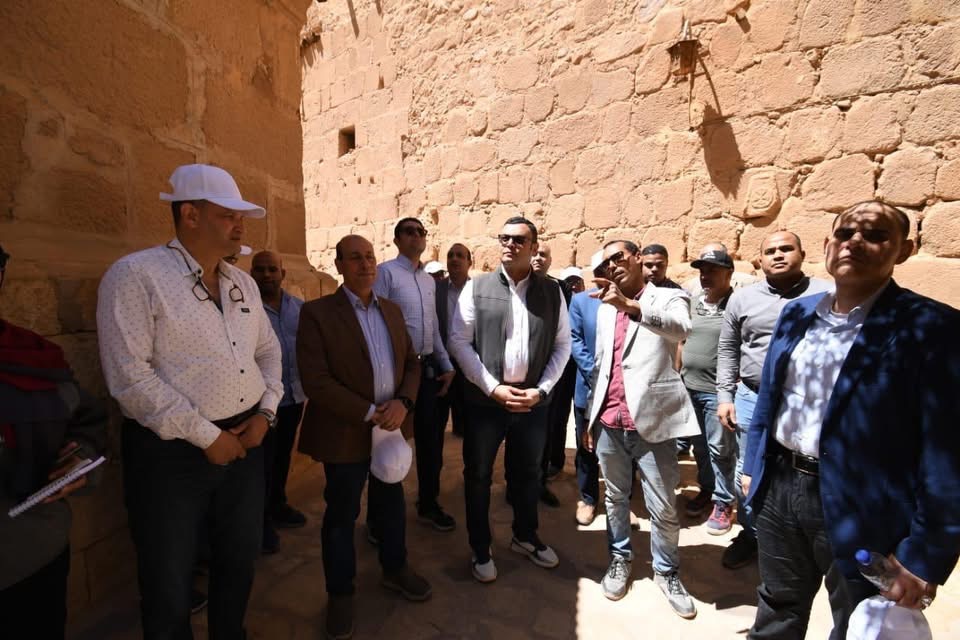 وزير الإسكان خلال جولة دير سانت كاترين