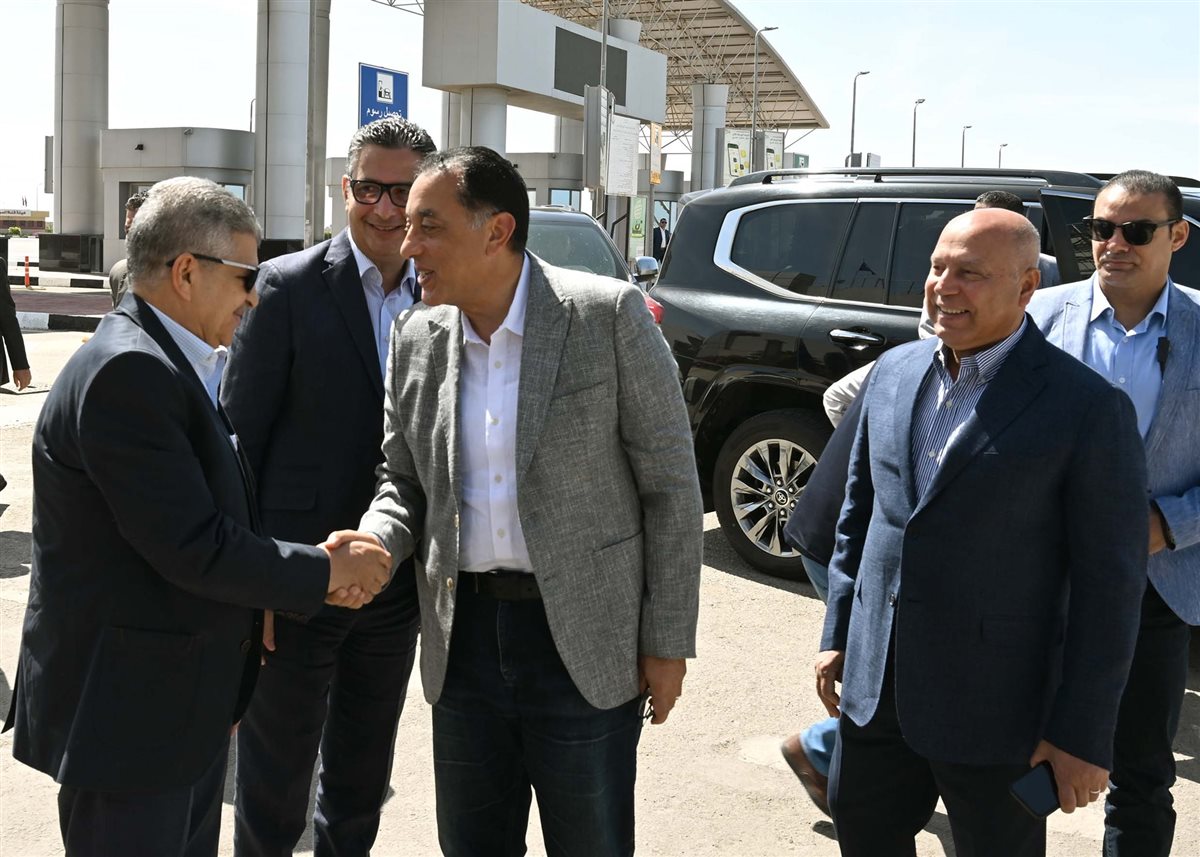 رئيس الوزراء يبدأ جولة تفقدية في المنطقة الاقتصادية لقناة السويس لافتتاح مشروعات جديدة في شرق وغرب بورسعيد