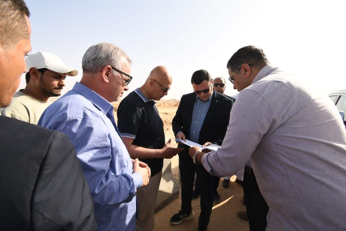 تفقد ميداني من وزير الإسكان في التجمع العمراني غرب الضبعة بالساحل الشمالي الغربي