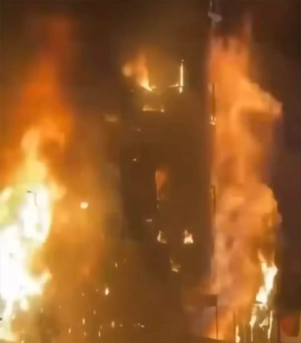 حريق هائل بميدان سفير