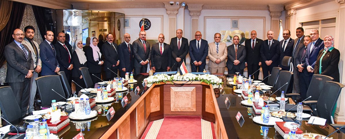 وقّعت الهيئة العربية للتصنيع ووزارة الطيران المدني بروتوكول تعاون لتصنيع محاكيات الطيران وتوفير وسائل تدريب حديثة