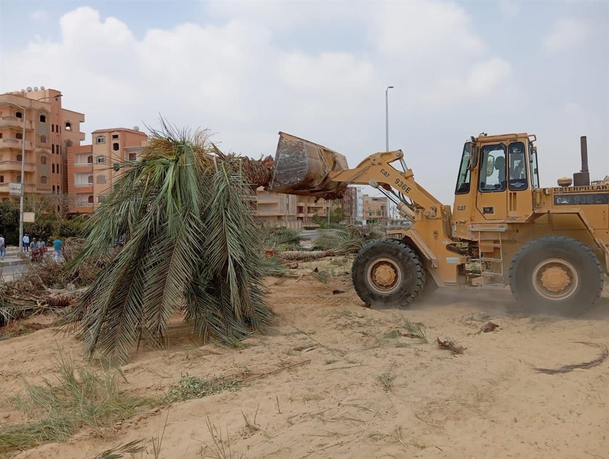 وزير الإسكان يصدر قرارات إزالة لمخالفات وتعديات بناء في الساحل الشمالي وملوي الجديدة ويؤكد استمرار الحملات لضبط المخالفات العمرانية