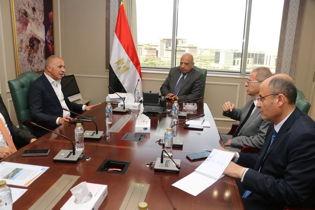 وزير الكهرباء يبحث مع "السويدي إليكتريك" تطورات مشروعات إنتاج ونقل وتوزيع الكهرباء ويؤكد دعم القطاع الخاص لمواجهة سرقات التيار