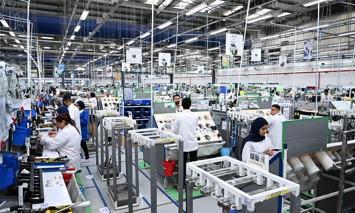افتتح رئيس الوزراء مصنع سوميتومو اليابانية لضفائر السيارات بالعاشر من رمضان، مؤكدًا اهتمام الدولة بالصناعة وتوطين التكنولوجيا