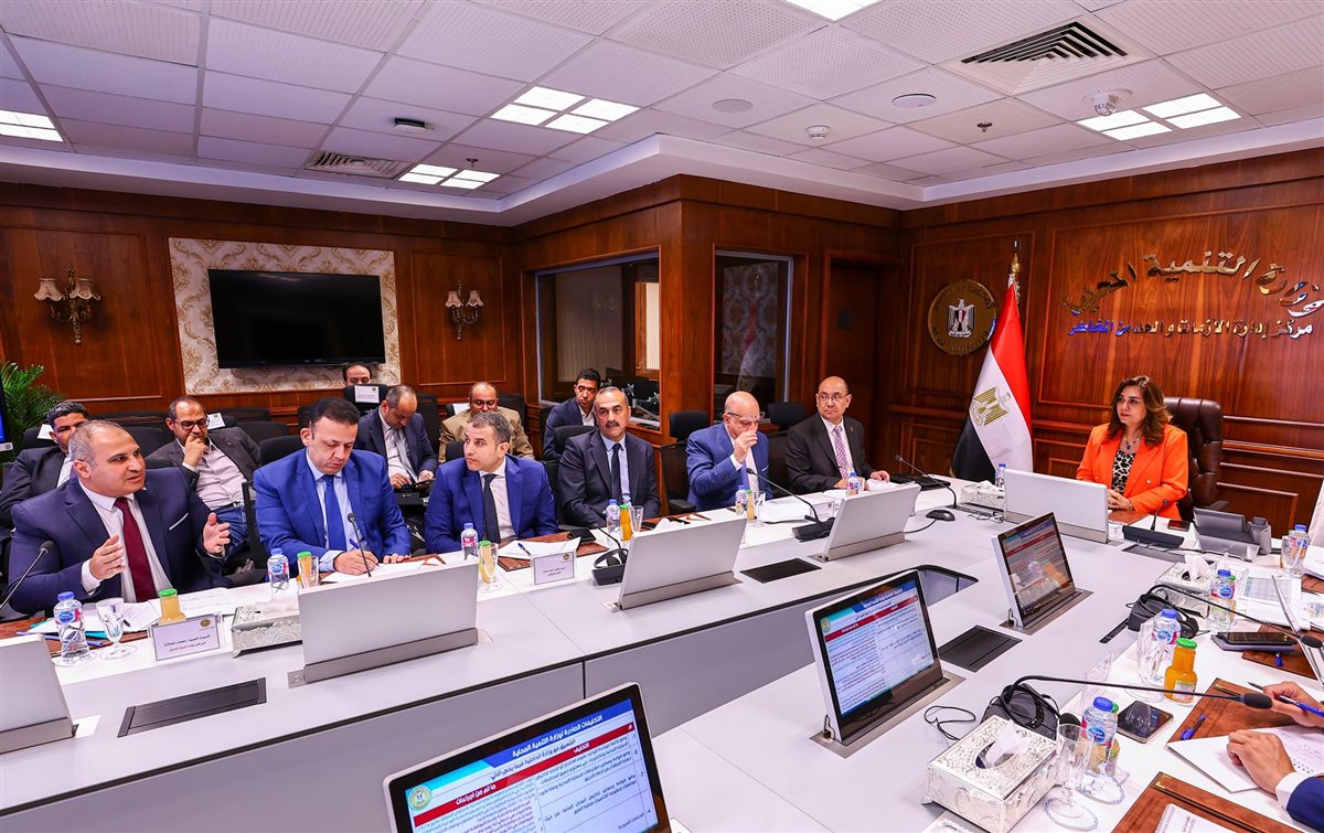 اجتماع اللجنة العليا لتراخيص المحال العامة