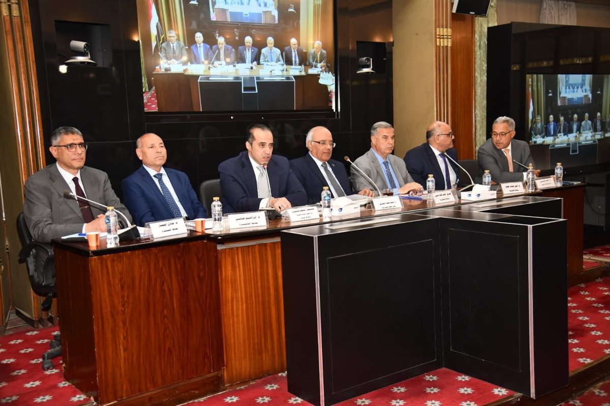 جلسة استماع داخل مجلس النواب بمشاركة المحافظين
