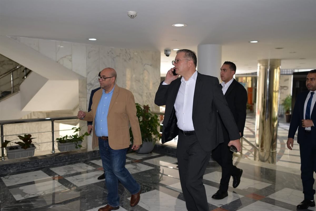 مصر تراجع جاهزية شبكة الغاز لضمان استقرار الكهرباء في صيف 2025