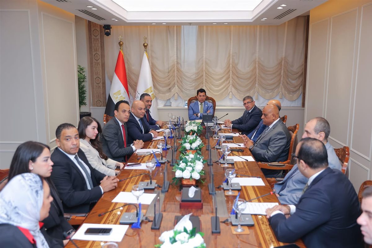 وزارة الشباب تتعاون مع ڤودافون لتحسين تغطية المحمول في 35 منشأة رياضية