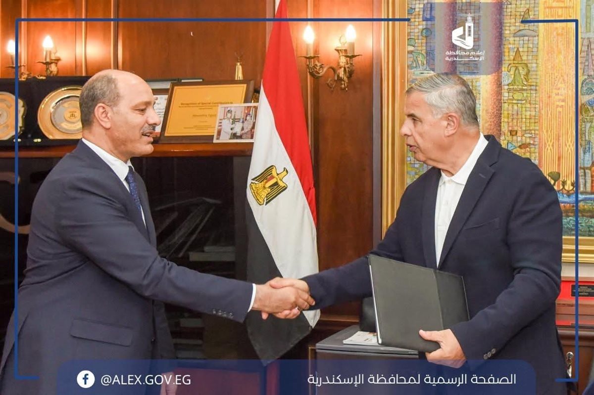 محافظ الإسكندرية يُشيد بدور الطلاب وأولياء الأمور