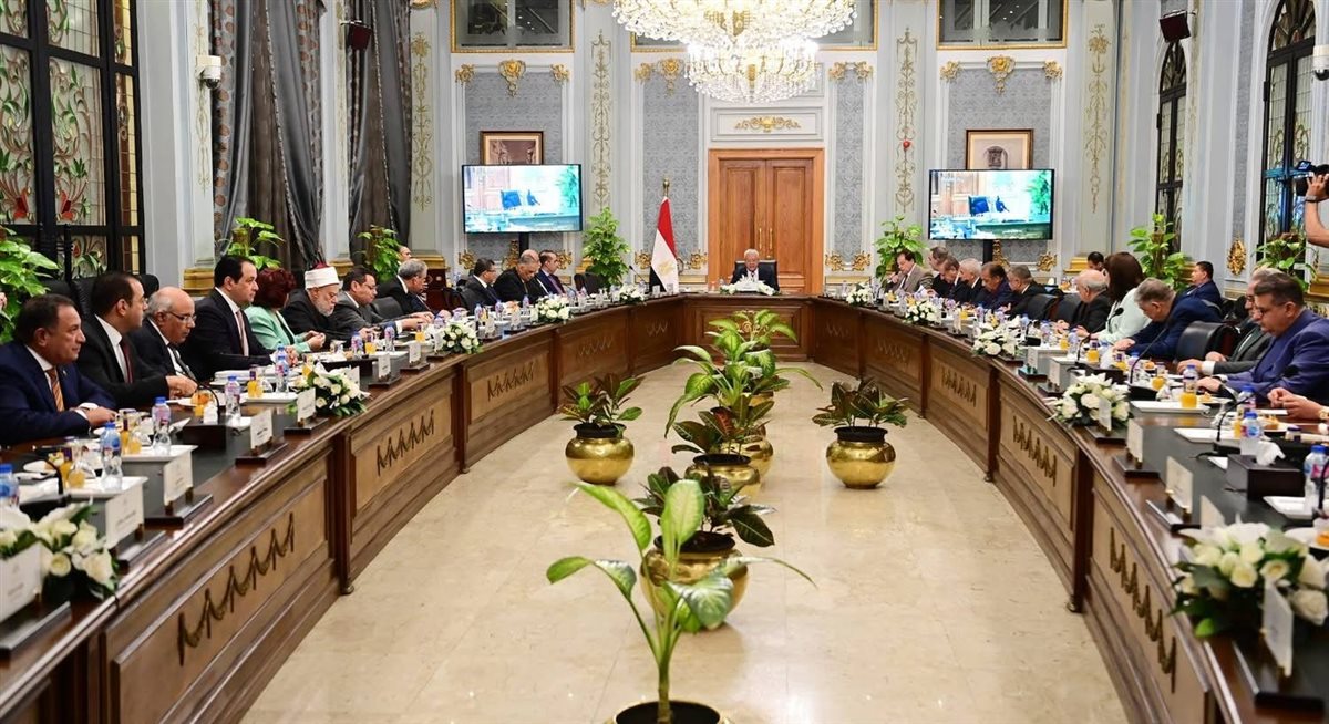 أعضاء اللجنة العامة يناقشون موازنة المجلس بجدية