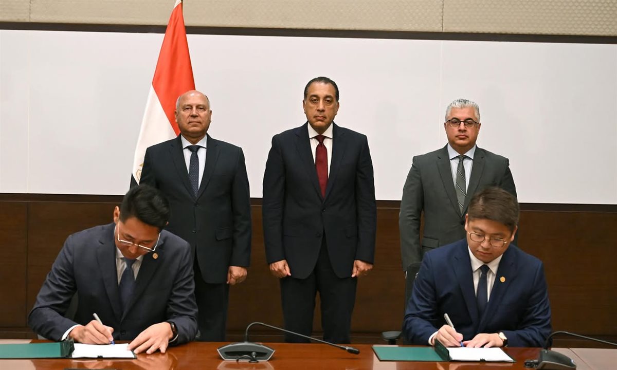 انطلاق مشروع ضخم لتصنيع مستلزمات الطاقة الشمسية