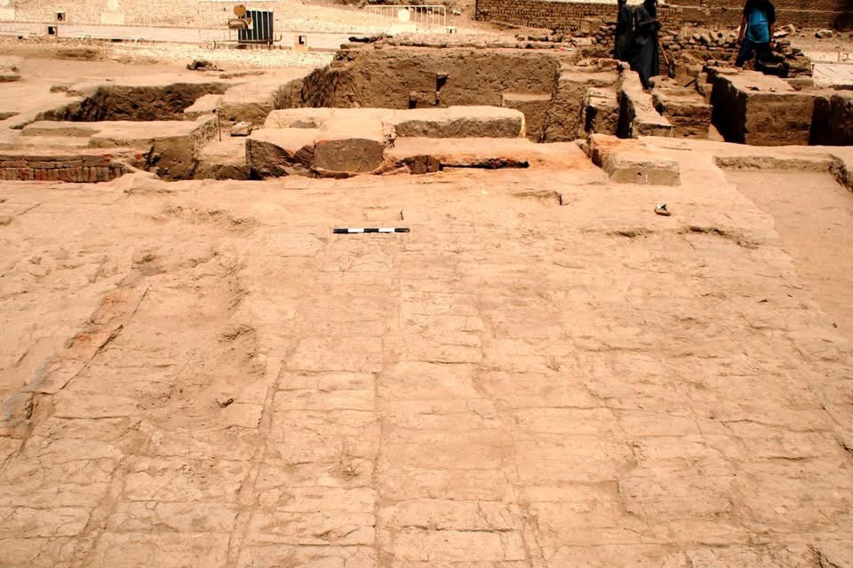 ترميم المقاصير الجنوبية بمعبد الأخ منو بالأقصر