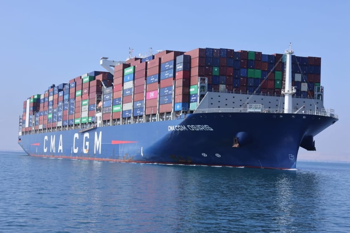 قناة السويس تستعيد حركة سفن الحاويات العملاقة بعبور “CMA CGM OSIRIS”