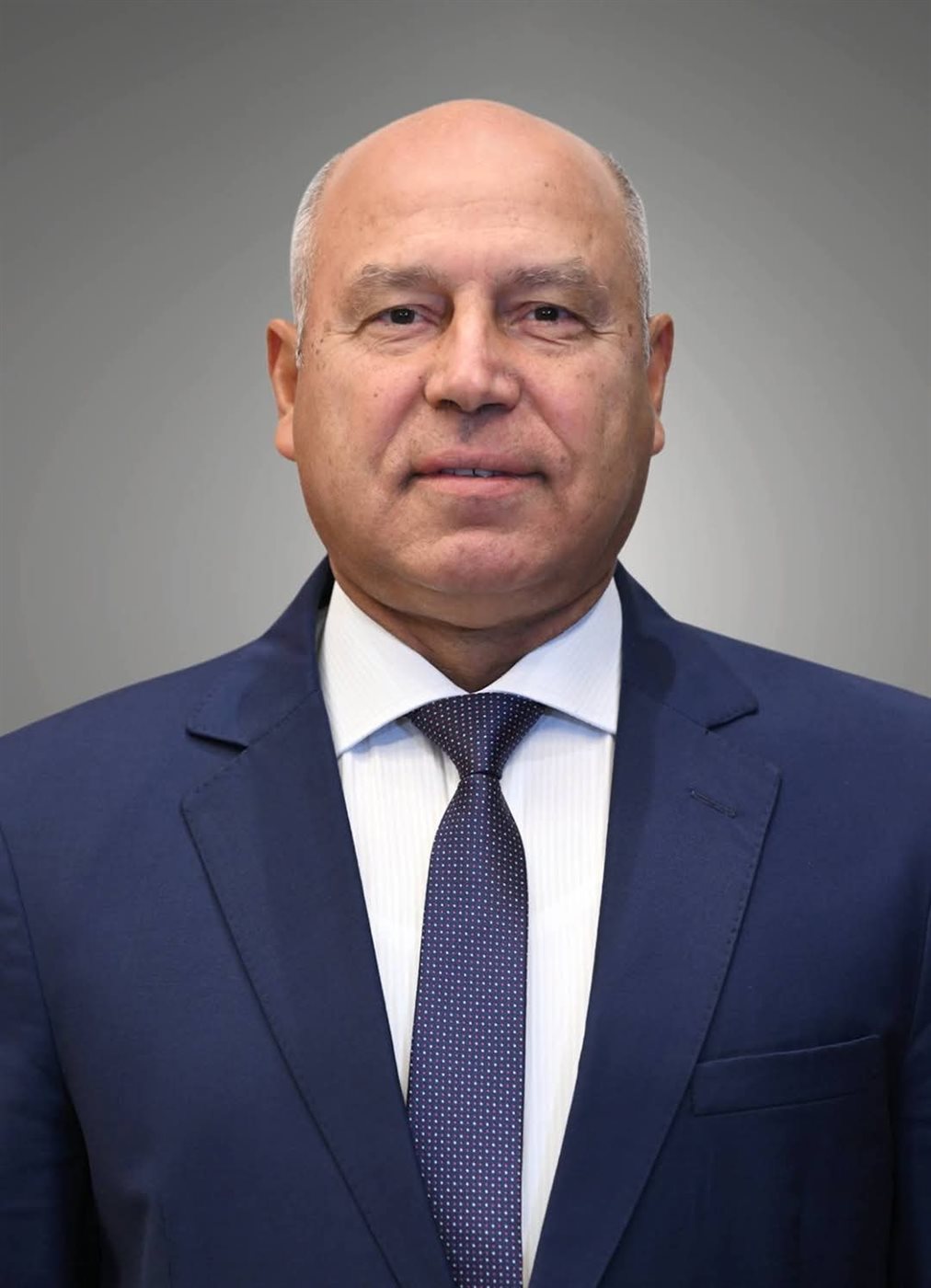 الفريق مهندس كامل الوزير وزير النقل