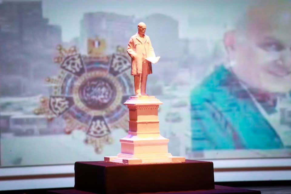 مصر تخلّد مجدي يعقوب بتمثال في الكيت كات