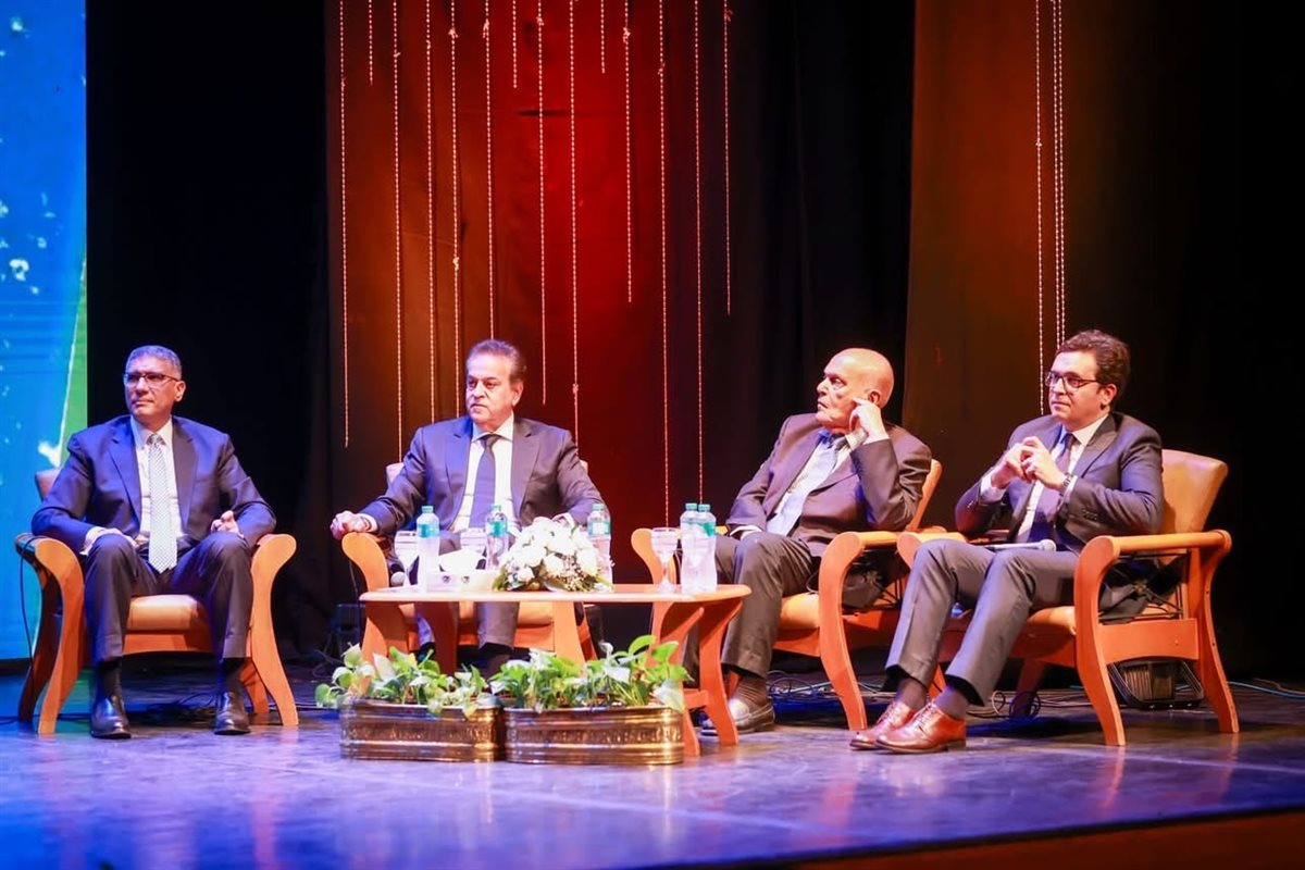 مصر تخلّد مجدي يعقوب بتمثال في الكيت كات