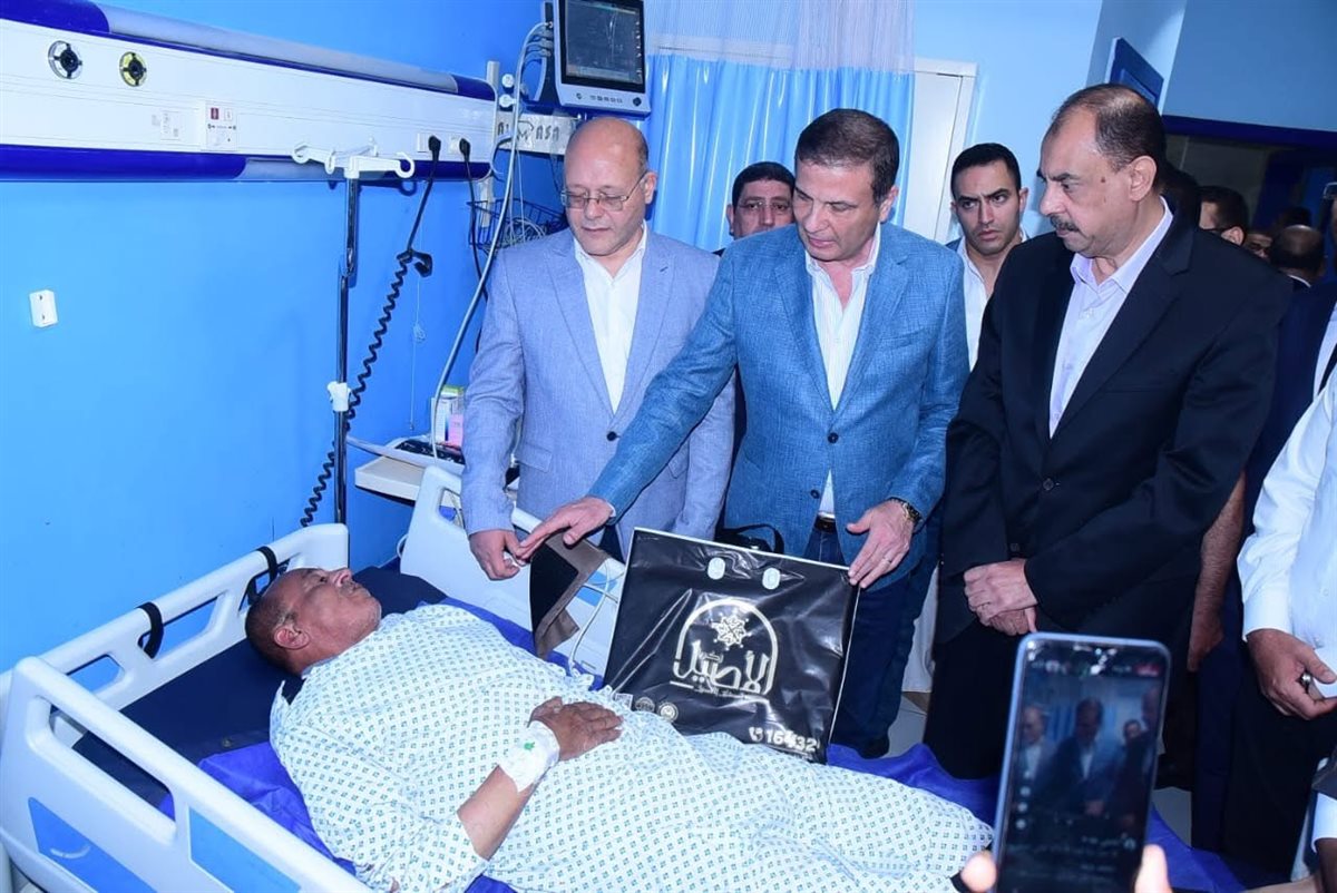 وزير الزراعة يزور مسئول حماية الأراضي المصاب في سوهاج