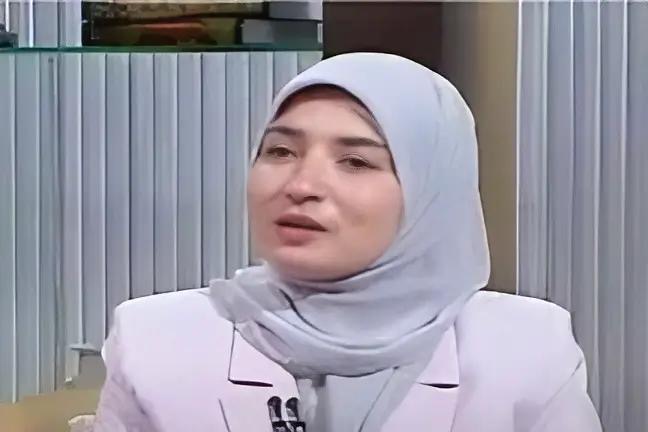 إيمان أبو قورة : مفتاح المنزل لا يُعفي من الأدب الإسلامي