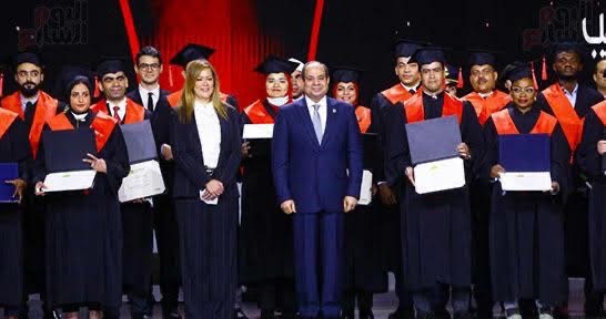 الرئيس السيسي يدعم تمكين الشباب وبناء الإنسان