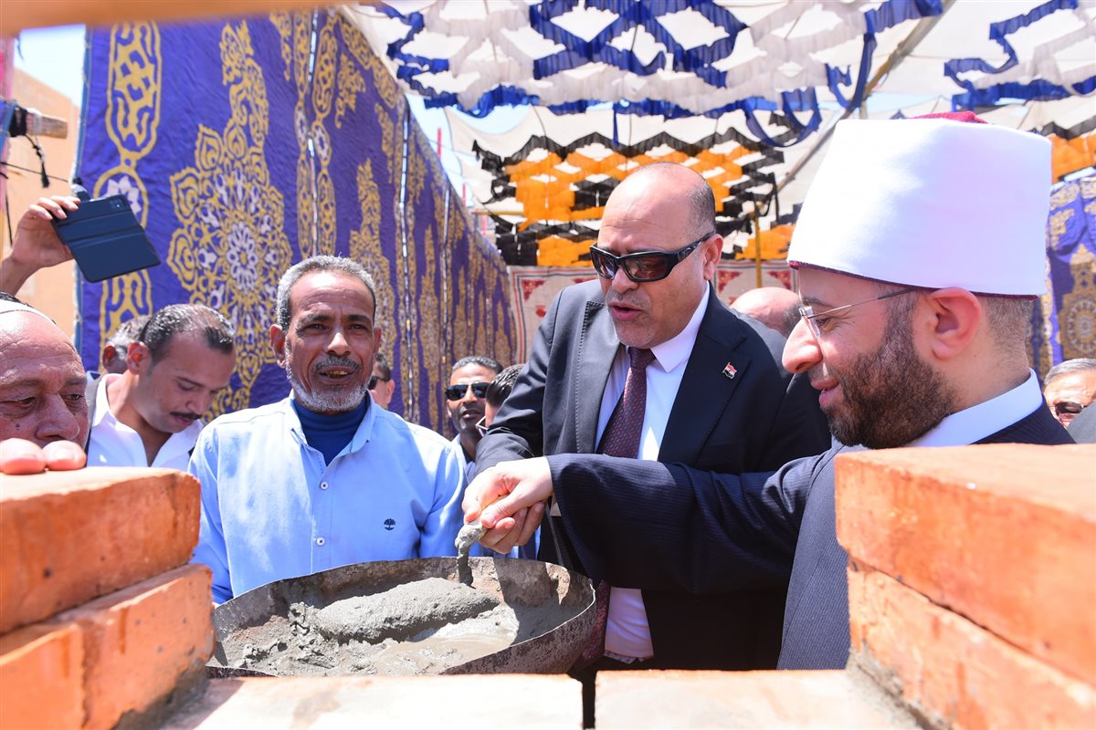 وزيرا الأوقاف والعمل يزوران رأس غارب لتأسيس مسجد السيدة زينب الكبرى