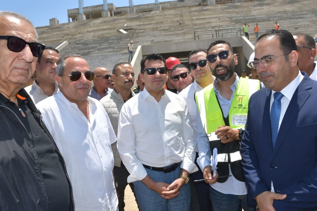 وزير الشباب ومحافظ بورسعيد يتفقدان استاد النادي المصري الجديد