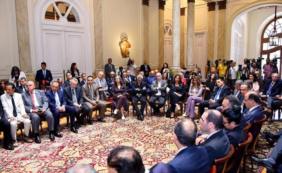 وزارة الخارجية تنظم أول مائدة مستديرة لدعم القطاع الخاص