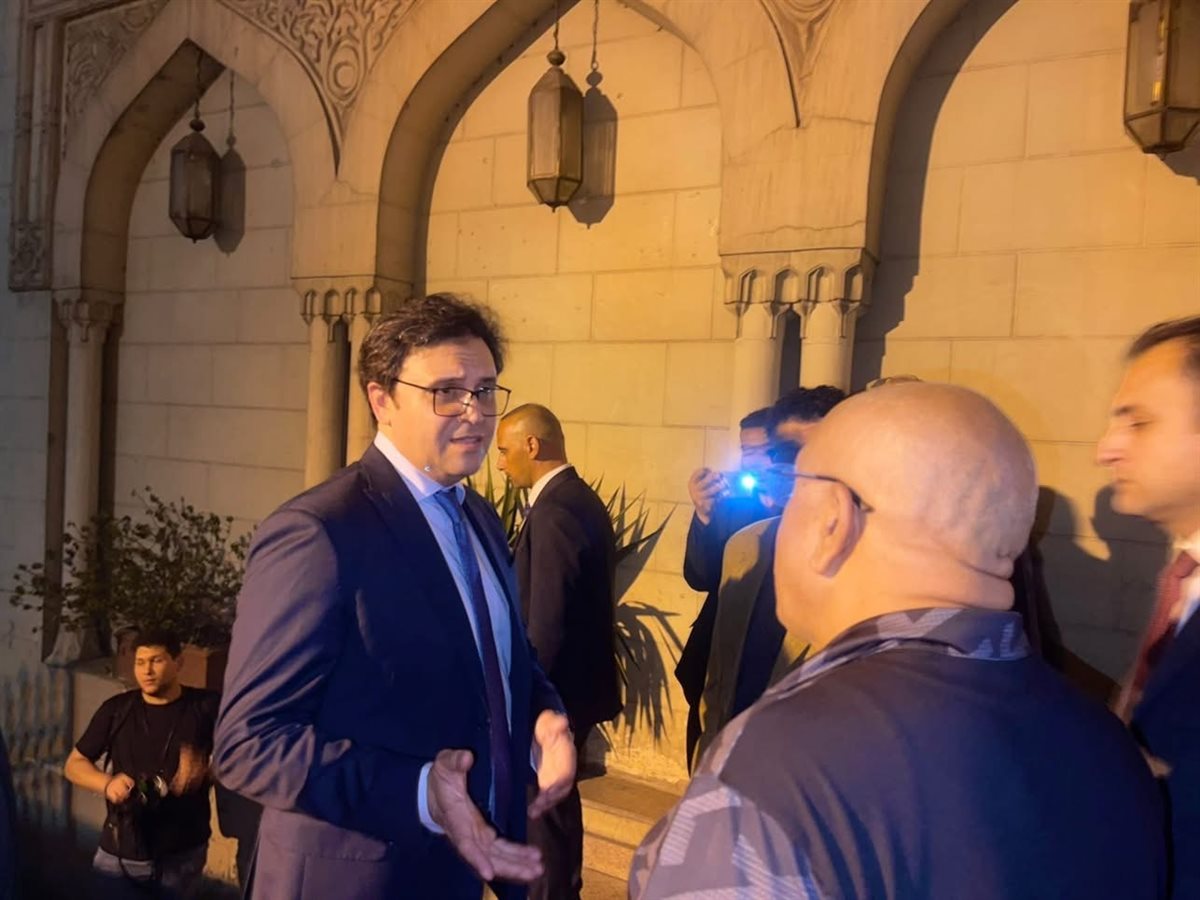 وزير الثقافة يزور معهد الموسيقى العربية بعد حريق رمسيس