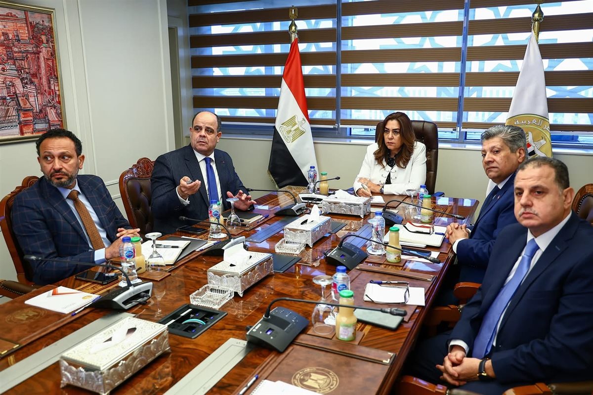 اجتماع لمتابعة تطوير منظومة المخلفات الصلبة