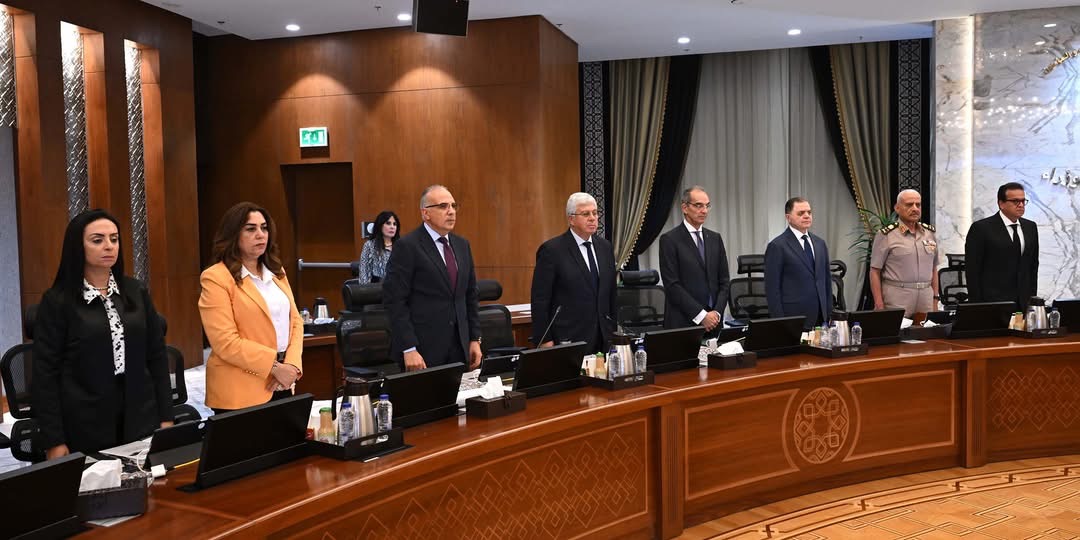 مدبولي يترأس دقيقة حداد في مجلس الوزراء للشهداء