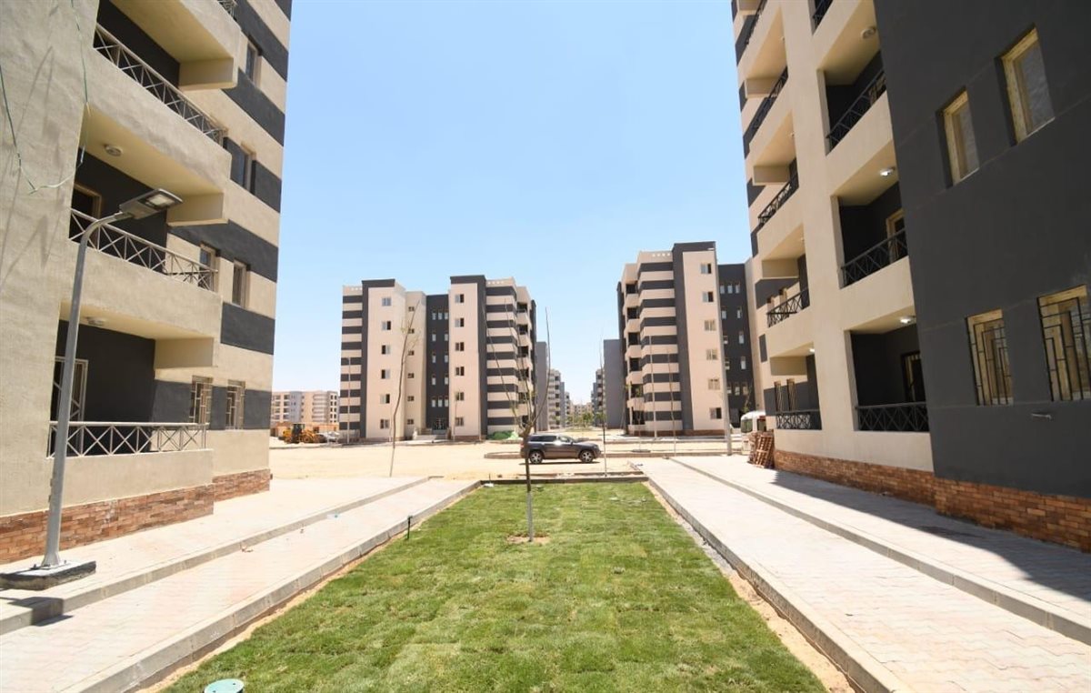وزير الإسكان يتفقد وحدات الإسكان الأخضر ومشروع ديارنا بمدينة السادات