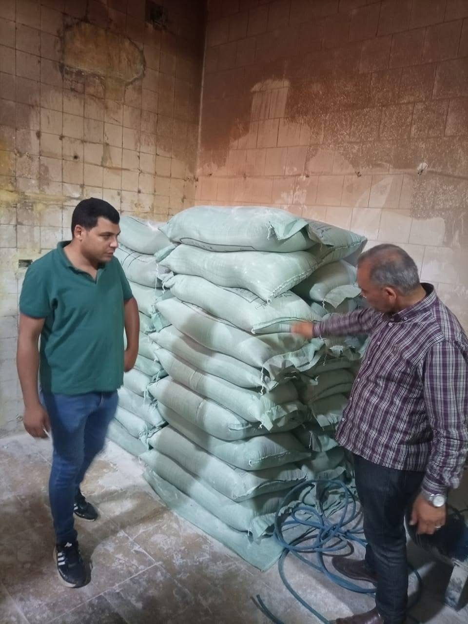 ضبط حصص تموينية مستولى عليها خلال حملة بدمياط