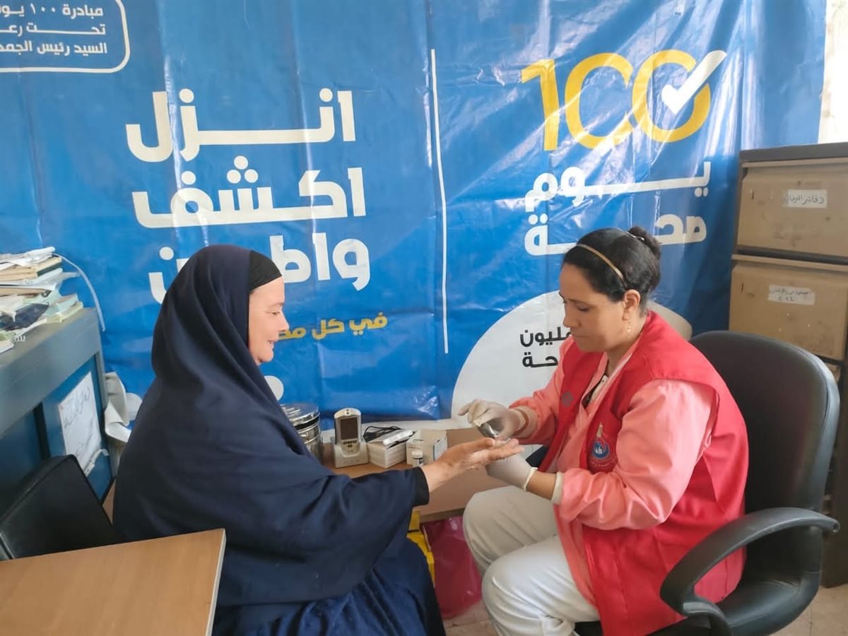 فرق طبية تقدم خدمات مجانية ضمن حملة 100 يوم صحة