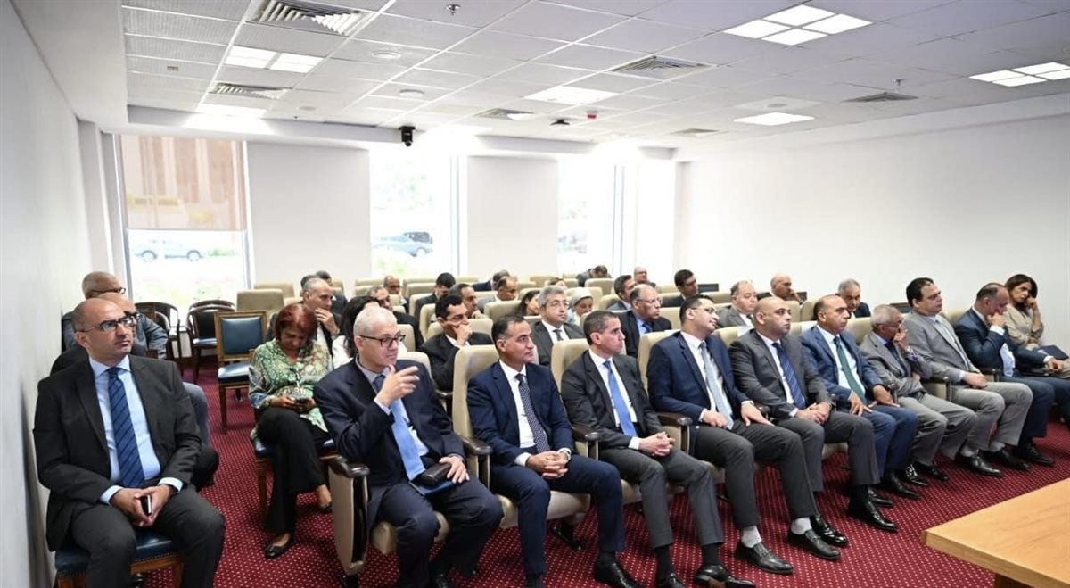 وزير الشؤون النيابية يستعرض استراتيجية الوزارة في دعم الانفتاح السياسي